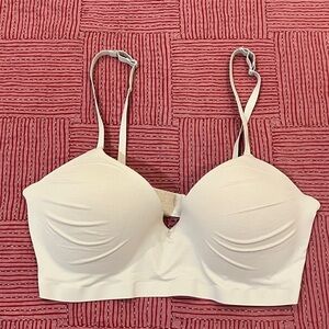 Rose + Vine XL / 38C / 36D cream satiny soft underwire Bra
